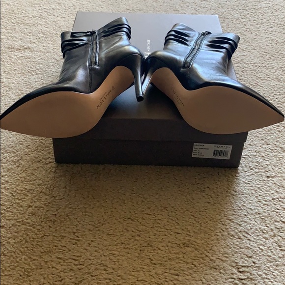 Heather pointy toe leather booties - Picture 2 of 3